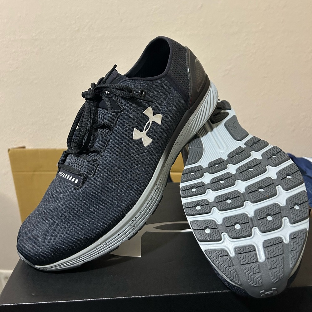 UNDER ARMOUR CHARGED BANDIT 3'STEALTH GREY SIZE 12 4E Wide Brand New